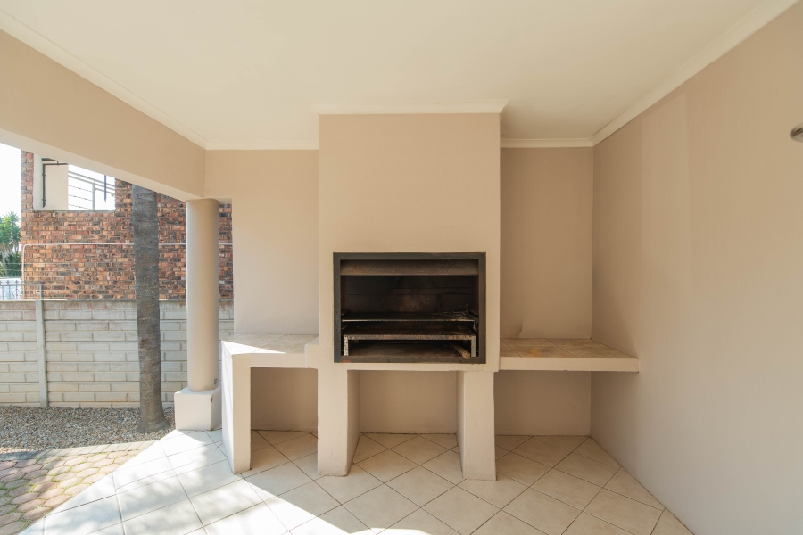 4 Bedroom Property for Sale in Summerstrand Eastern Cape